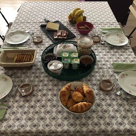 Je Soigne Mon Assiette Bed & Breakfast Saint-Laurent-d'Arce Екстериор снимка